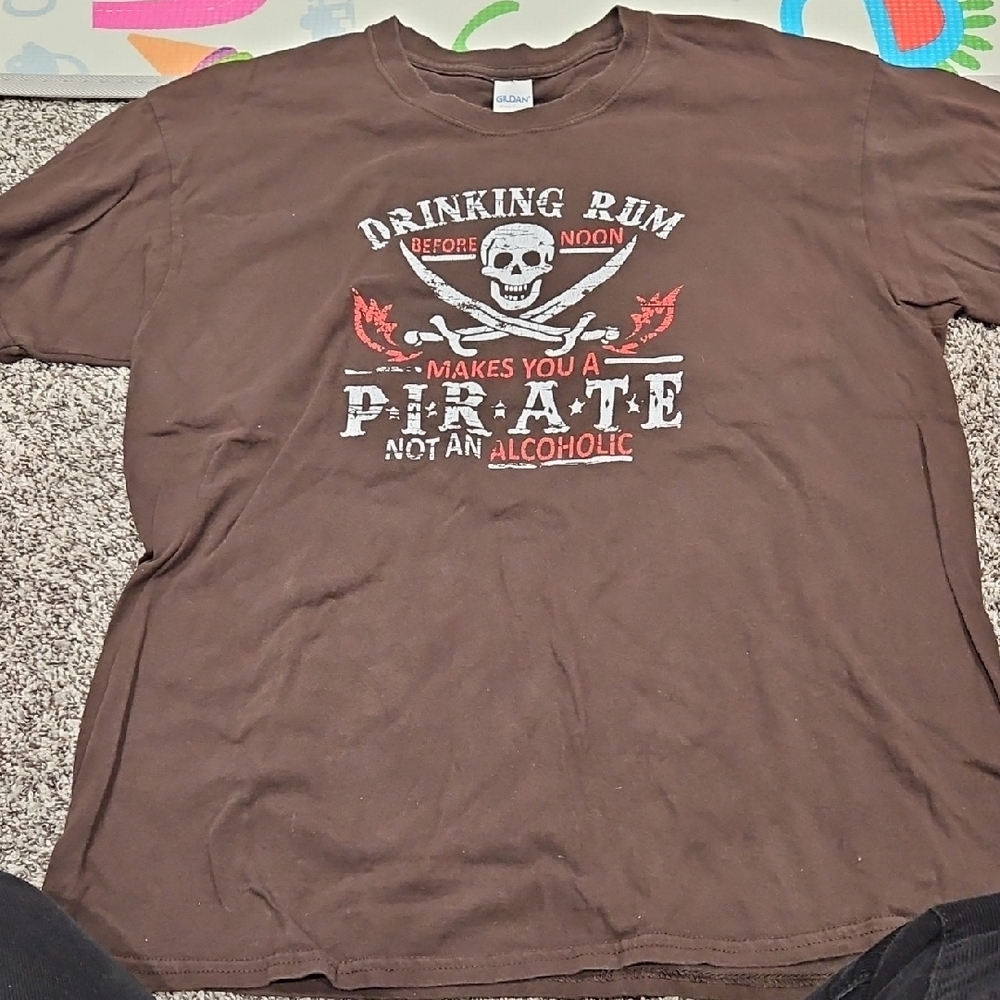 Gildan Brown Pirate Graphic Men's T-Shirt